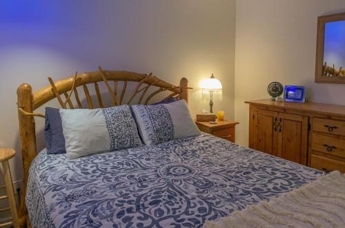 Postel nebo postele na pokoji v ubytování Windslow Guest Suite at Kye Bay