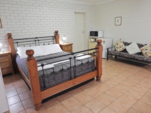 Katil atau katil-katil dalam bilik di Warrumbungles Mountain Motel