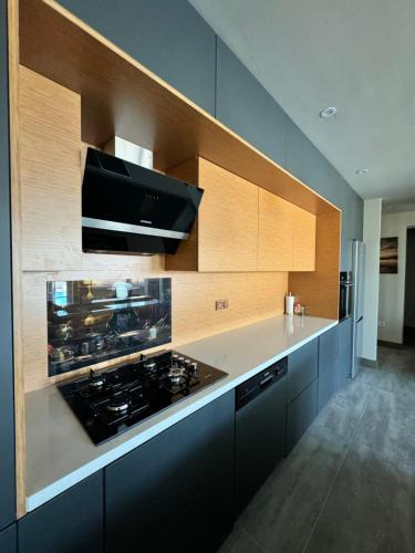 Dapur atau dapur kecil di Sunken seated fire pit villa!