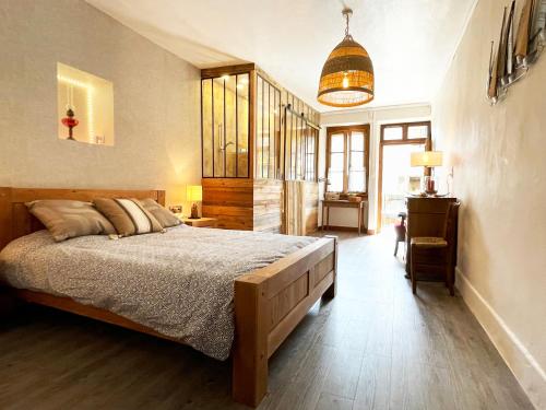 Chambres d'hôtes avec entrée privative au calme dans maison de village au-villard