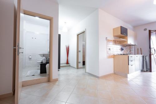 A kitchen or kitchenette at Villa La Vigna