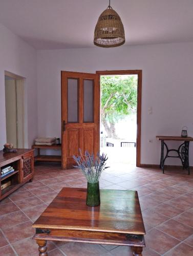 Gambar di galeri bagi Αrmiriki House di Limín Iérakos