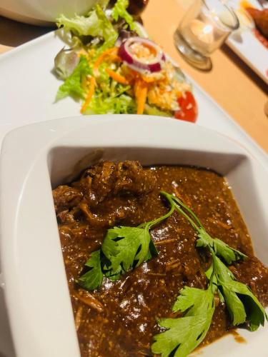 シャレーの敷地内または近くでの食事または食べ物
