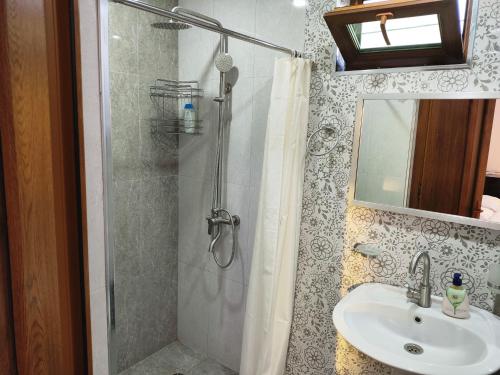 Et badeværelse på Quiet guest house in Kharberd