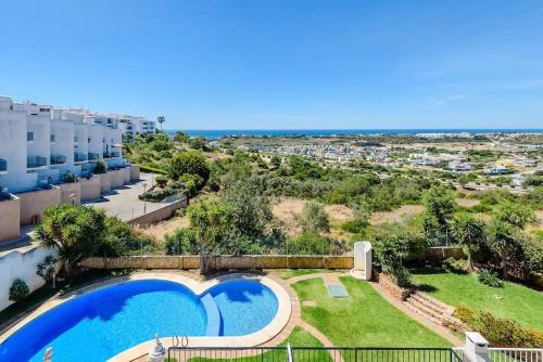 Albufeira - Sun, Pool and Marina View!