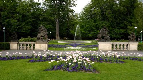 Taman di luar Prague Castle Garden Residence