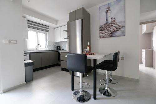 Rhodes Retreat: Modern Comfort in Serene Luxury