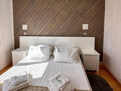 Postel nebo postele na pokoji v ubytování Kolochava Eco Resort