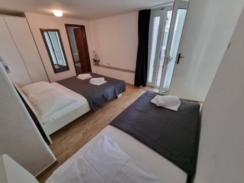 NIKO Apartments 70m from the beach