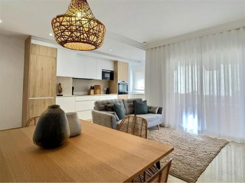Two bedroom apartment moments from the Cristo beach Estepona