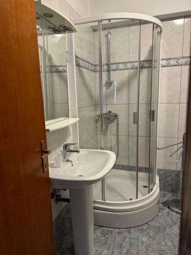 Kúpeľňa v ubytovaní Apartment Tea Katnic