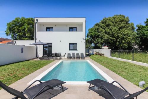 Ferienhaus mit Privatpool für 7 Personen ca 130 qm in Šišan, Istrien Südküste von Istrien