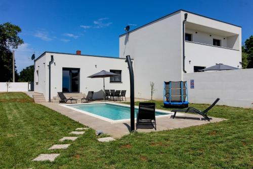 Ferienhaus mit Privatpool für 4 Personen ca 60 qm in Šišan, Istrien Südküste von Istrien