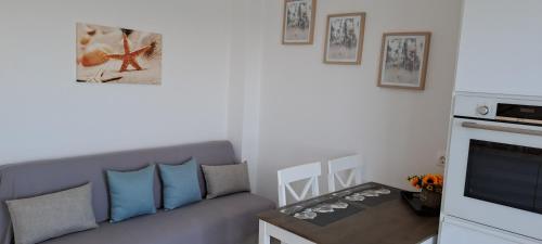 Η κουζίνα ή μικρή κουζίνα στο Dinas Inn 