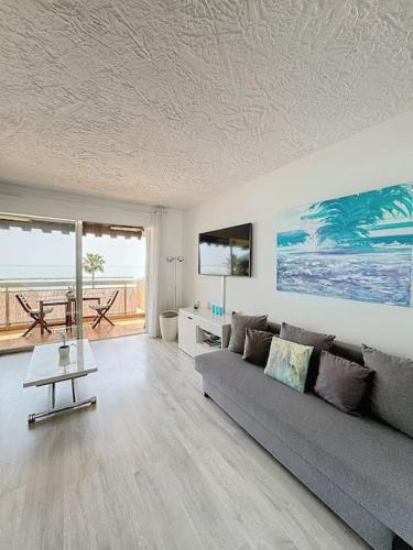Ruang duduk di Horizon Océan-Studio bord de Mer