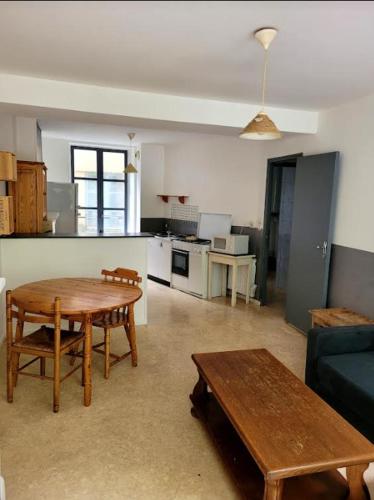 A DEUX MINUTES DU CHATEAU FORT de SEDAN