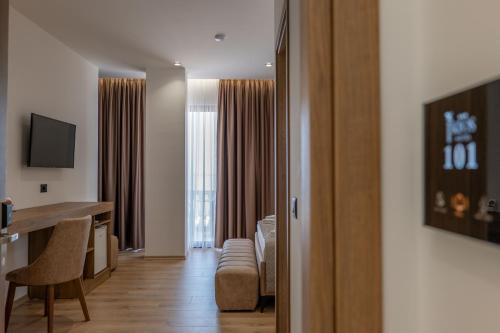 Μια τηλεόραση ή/και κέντρο ψυχαγωγίας στο Keos Hotel