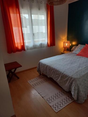 CANET Plage appartement vue latérale mer, 1 chambre , WIFI, climatisation, parking sécurisé couvert