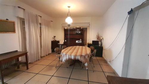 Televiisor ja/või meelelahutuskeskus majutusasutuses Casa Elvira