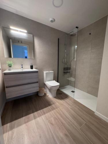 Koupelna v ubytování Apartamento con jardin Long Beach Loredo