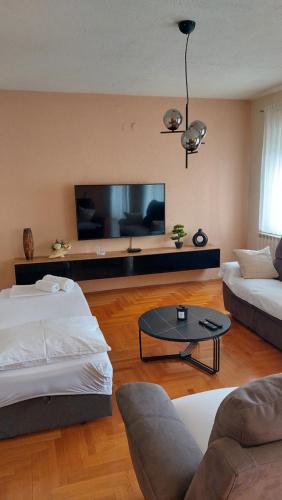 Karlo1 Apartment