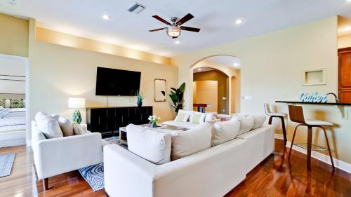 Fotografie z fotogalerie ubytování Serenity & Luxury: Waterfront Oasis w Private Pool v destinaci Bradenton