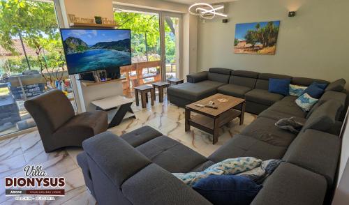 Posezení v ubytování Arode Villa Dionysus