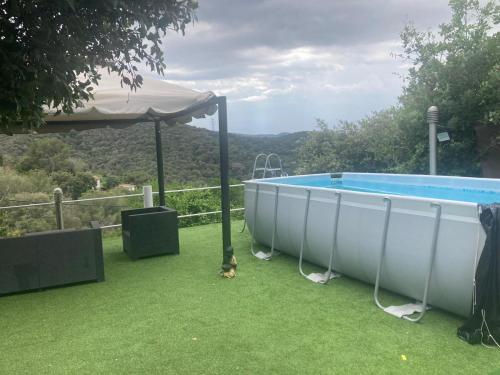 Πισίνα στο ή κοντά στο little paradise