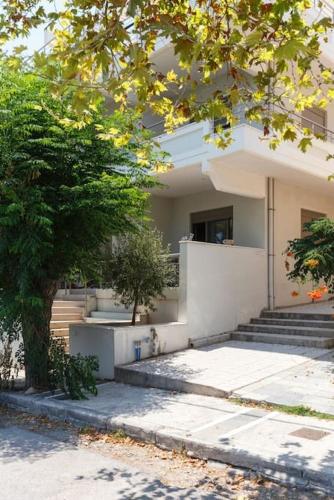 J&G Rhodes city flat