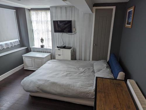 Ảnh trong thư viện ảnh của Free Parking, 1 bed flat Park street ở Weymouth