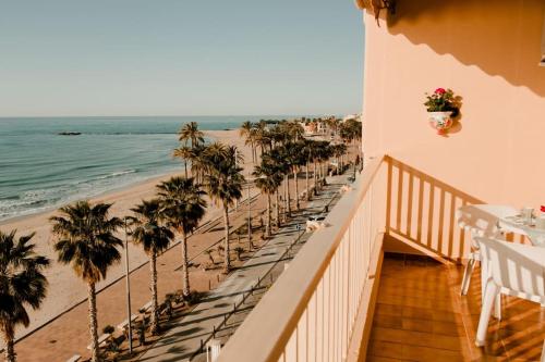 Amplio apartamento en 1ª línea de playa -Free Wifi