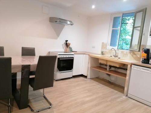Dapur atau dapur kecil di Maison atypique 14 couchages