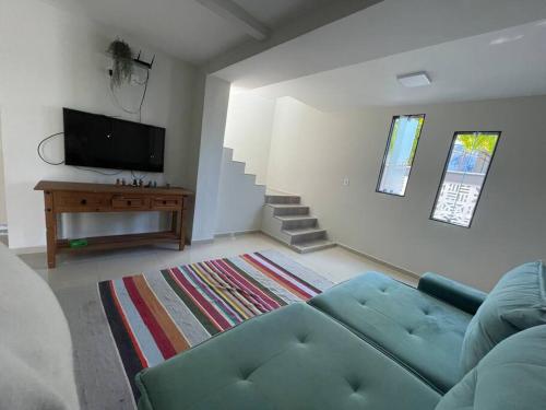 Μια τηλεόραση ή/και κέντρο ψυχαγωγίας στο Casa Shabat Shalom, em Casimiro