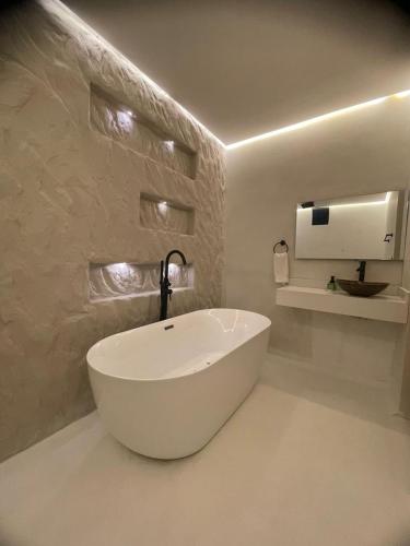 Un baño de HOTEL BALI AT POBLADO