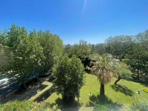 Studio rénové avec loggia, parking privé et proche plage - Quartier calme - FR-1-328-267