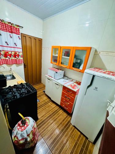 Dapur atau dapur kecil di Casa Flor do Ipê Homes