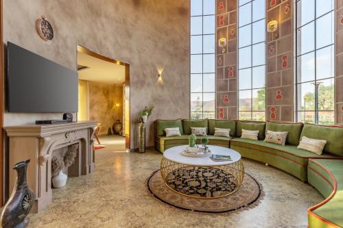 Gallery image of ELIVAAS Snehzy Luxurious 3BHK Villa with a Pvt Pool in Jaipur in Dhānd