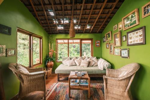 Ruang duduk di Sarinbuana Eco Lodge