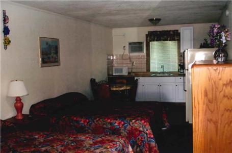 Η κουζίνα ή μικρή κουζίνα στο Havasu Inn & Suites