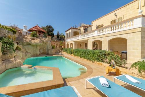 Villa & Pool Apartments in Mellieha Bay