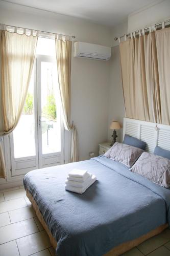 Duplex climatisé avec terrasse vue mer au pied de la plage