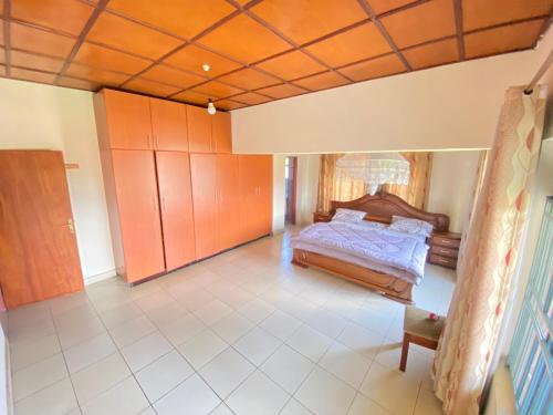 Φωτογραφία από το άλμπουμ του Beautiful spacious entire 4 bedrooms comfy house in Kimihurura στο Κιγκάλι