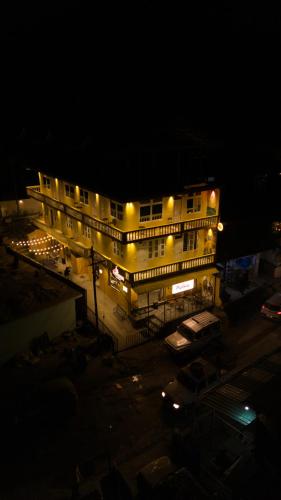 El edificio en el que está el hostal