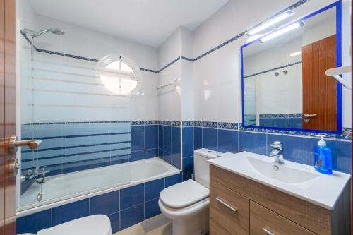 Kúpeľňa v ubytovaní Apartamento Esbamar Vi