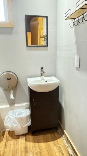Ένα μπάνιο στο Glamping MORET Tiny House M1