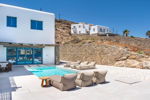 Πισίνα στο ή κοντά στο Villa Myko by the sea