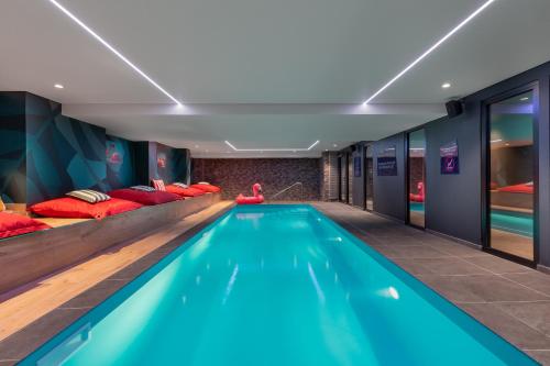 Bazén v ubytování Aloft Hotel, By Marriott nebo v jeho okolí