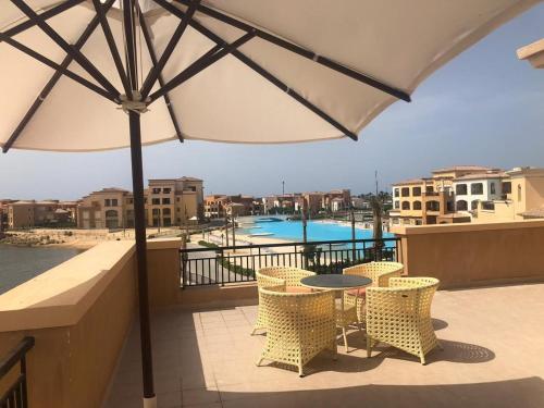 Bazén v ubytování Villa for Rent in Verdi Marassi North coast nebo v jeho okolí