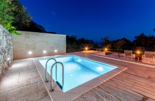 Gallery image of House Dida Mate - cozy house in nature with heated pool in Tučepi