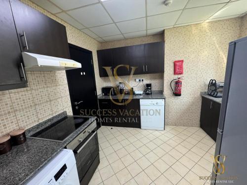 Kuchyň nebo kuchyňský kout v ubytování Dubai marina , Success Luxury apartments, near JBR beach and metro station-daily free housekeeping included